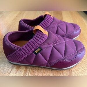Teva Plum Quilted Slip-Ons with Orange Strap
